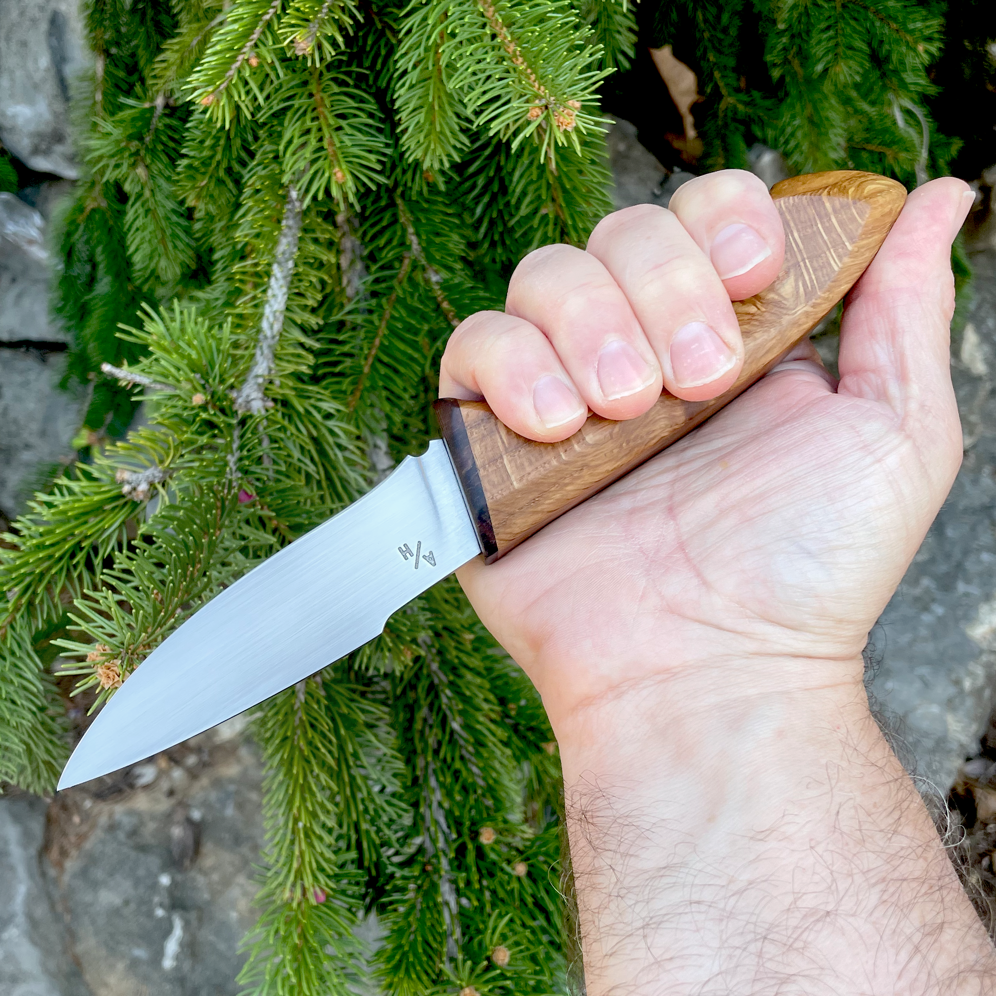 Caiman hunter knife