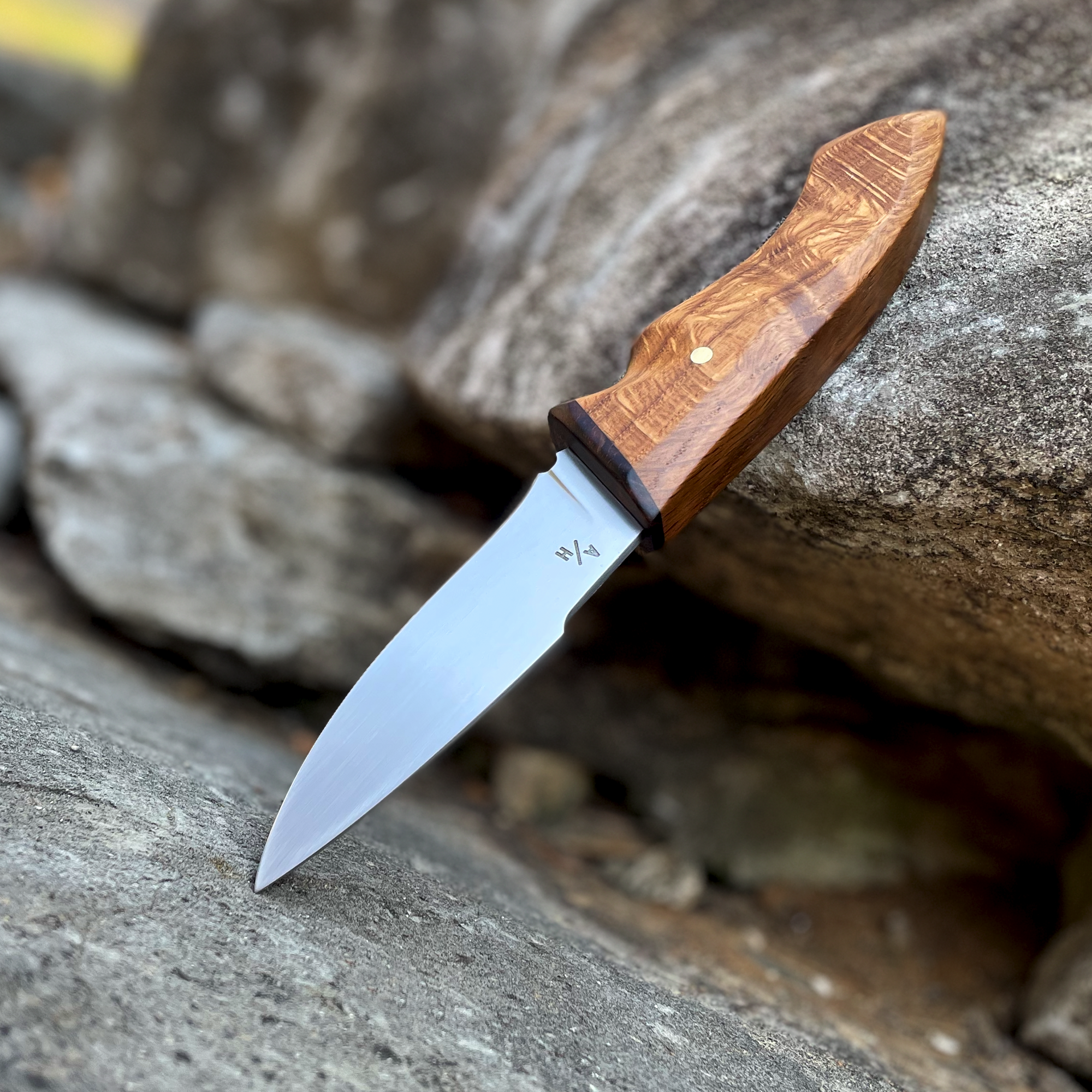 Caiman hunter knife